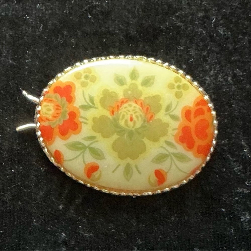 VTG Porcelain barrette with gold trim